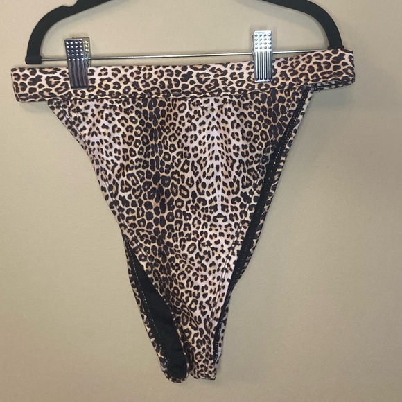 ASOS Leopard print 2-piece Bikini set - Picture 5 of 7